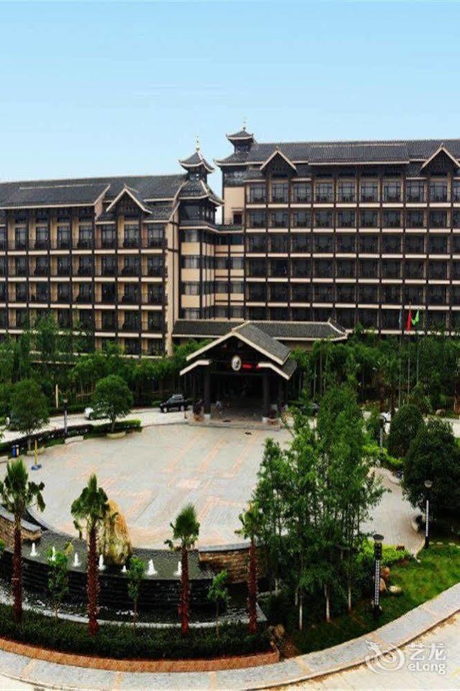 Liuzhou Sanjiangxian Dongxiangguo Hotel Exterior photo